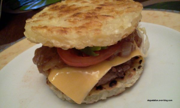 Burger sauce échalote et galettes de pommes de terre