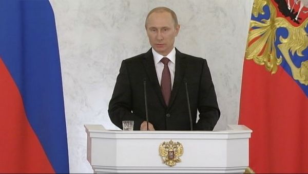 Poutine s'en prend à l'Occident et accélère le rattachement de la Crimée