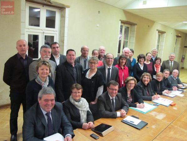 Philippe Chalopin dévoile sa liste d'ouverture ancrée dans le domaine associatif.