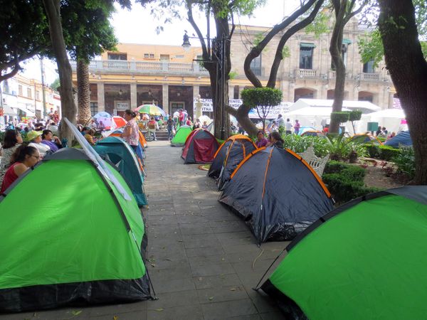 Plantón frente a la Jefatura Delegacional de Tlalpan