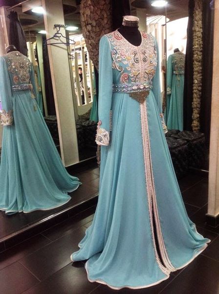 Caftan bleu ciel haute couture