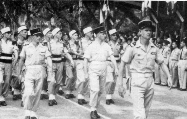 Le capitaine Hélie de Saint-Marc à la tête de la CIPLE du 2e BEP.