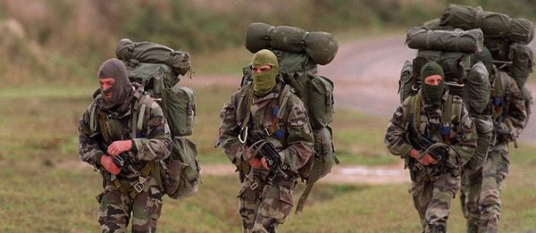 Le 13e régiment de dragons parachutistes.