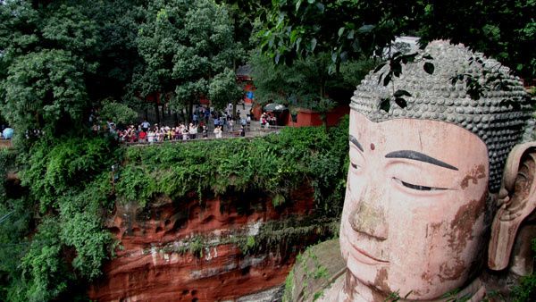 Le Grand Bouddha de Leshan, Pagode Lingbao, Chine, Sichuan