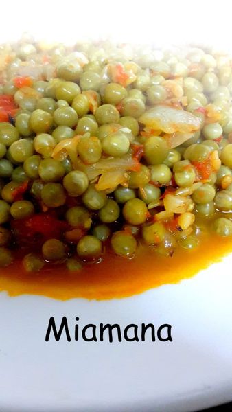 Curry de petits pois à la tomate