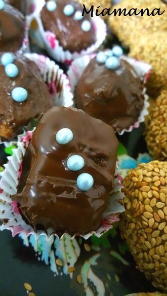 Bouchées sans cuisson aux cacahuètes et caramel