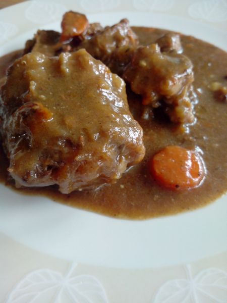CARBONNADE AUX QUEUES DE BOEUF