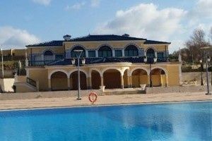 ALGER, les étés sulfureux du Club des Pins (source MONDAFRIQUE)