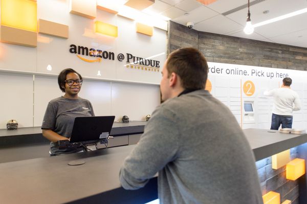 ''si tu ne viens pas à Lagardère ... Carrefour.be et Amazon un commerce qui va à la rencontre de ses clients.
