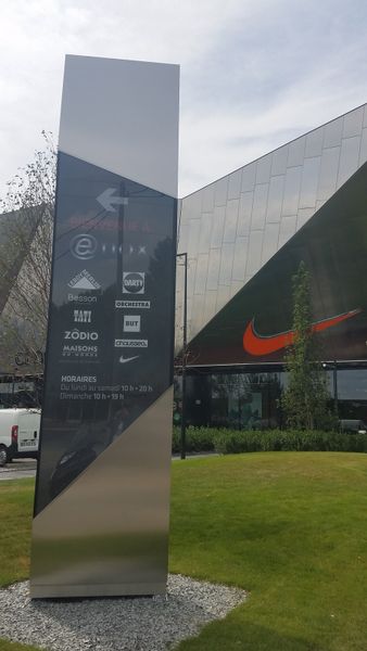 @nox : un centre commercial venu d'ailleurs ! à voir.