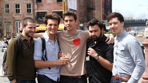 Le tour du monde de cinq jeunes pour le dialogue interreligieux