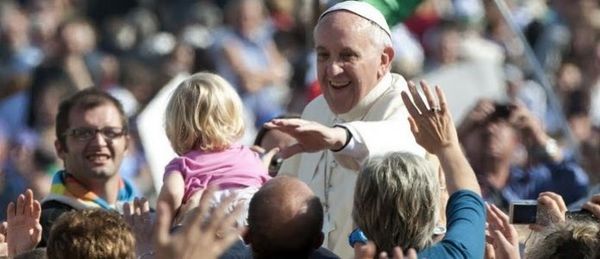 Vatican: le synode affirme les valeurs positives du mariage civil