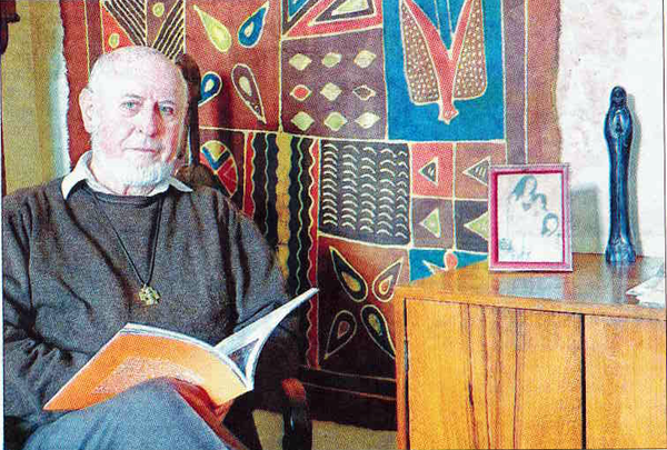Roland Frat, l’Africain, curé de paroisse à Ecos (Diocèse d’Evreux)