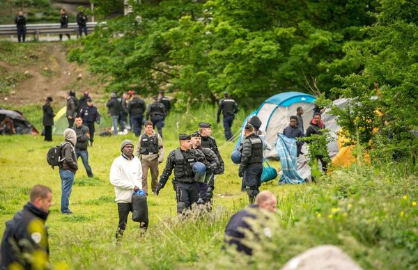 Calais: Entre 140 et 400 migrants évacués de deux squats, ce mardi matin