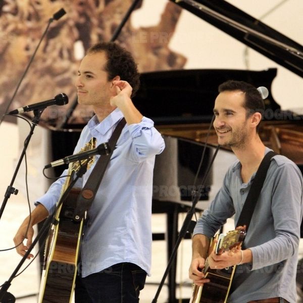 Les groupes lyonnais de rock catholique Glorious et Hopen ainsi que deux lycéens Dromois, Edouard et Baptiste, reçus au Vatican