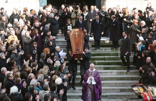 Le sacerdoce VIP du Père Philippe Desgens, "curé des stars"