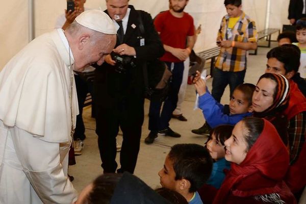 A Lesbos, le pape appelle l'Europe à plus de solidarité