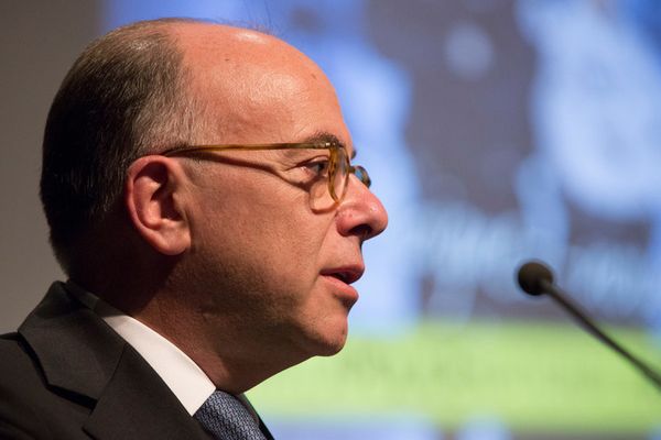 Décorant de l’ordre du mérite le P. Christophe Roucou, prêtre de la Mission de France, le ministre de l’intérieur s’est souvenu de ses contacts suivis avec ces prêtres qui souvent, ont su réveiller sa « conscience ».