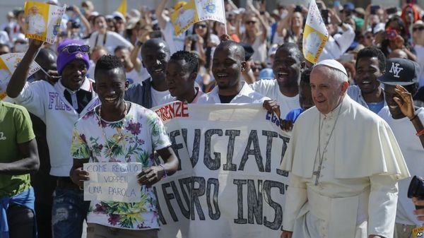 LE PAPE FRANÇOIS REJETTE L’AMALGAME ENTRE ISLAM ET TERRORISME
