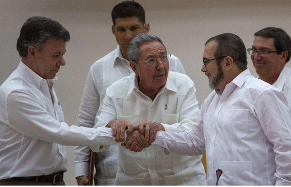 Colombie: Un accord de paix conclu avec les Farc après 52 ans de guerre civile