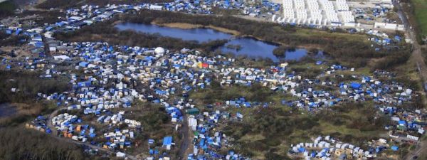 Plus de 10 000 migrants dans la « jungle », selon deux associations