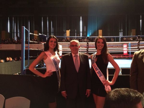 Au 1er pro savate tour, boxe française, au palais des congrès avec Jean Marc Pujol:T'es à l'image du rap de ta cité! Tu t'affiches!