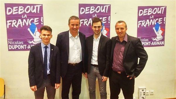 Sébstien Ménard à droite de Nicolas Dupont-Aignan