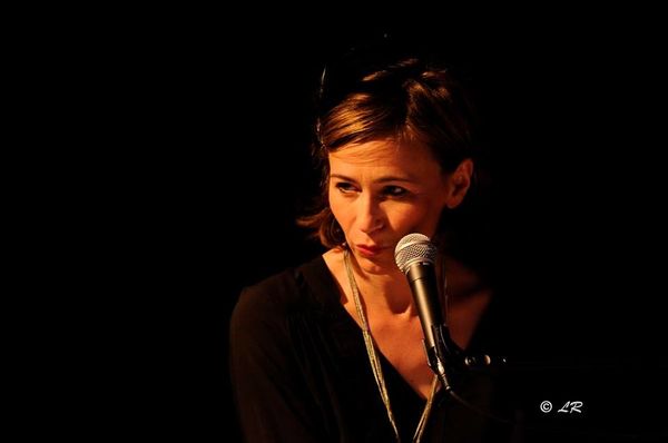 Perpignan: Stéphanie Lignon, la rescapée des fabulettes d'Anne Sylvestre, fait son retour avec les divas des années folles aux centre d'art à cent mètres du centre du monde! interview par Nicolas Caudeville