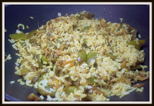 poêlée de riz aux légumes a la sauce soja et au poivron rouge