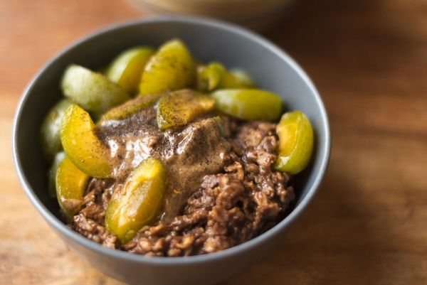 Porridge Chocolat, Banane, Noisette et Prunes Reine Claude