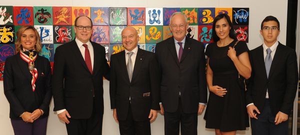 Da sin. Paola Magni, S.A.S. Il Principe Alberto II, S.E. Ambasciatore Antonio Morabito, Il Ministro di Stato Michel Roger, l'Ambasciatrice Carina Morabito e Carlo Agostino Morabito