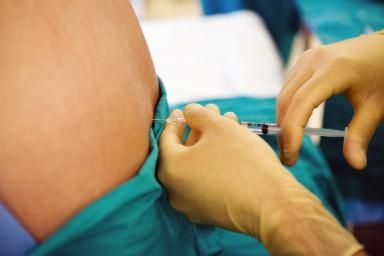 Effets des infiltrations de corticoïdes sur les douleurs dorsolombaires