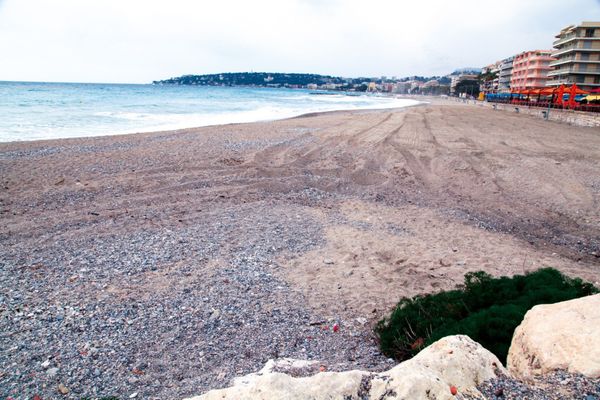 MENTON PLAGES 2016 : UNE TENDANCE… SABLONNEUSE !