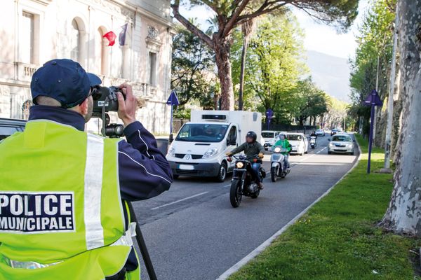 Cinémomètre : le nouvel outil de la police municipale de Menton
