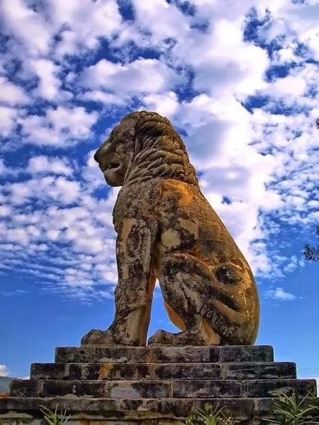 Le Lion d'Amphipolis, vestige d'un monument funeraire d'un personnage macedonien important