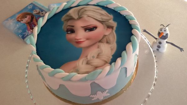 Gâteau Reine des neiges ( Pâte à sucre )