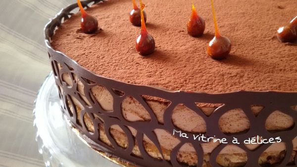 Bavarois au chocolat, daquoise amandes et croustillant praliné