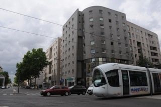 La Forme d'une ville change plus vite, hélas, que le cœur des humains, J. Roubaud. Métro - En ces temps-là, On vous poinçonnait le ticket…