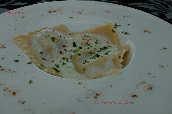 Ravioles gésiers de canard et roquefort et sa sauce émulsionnée