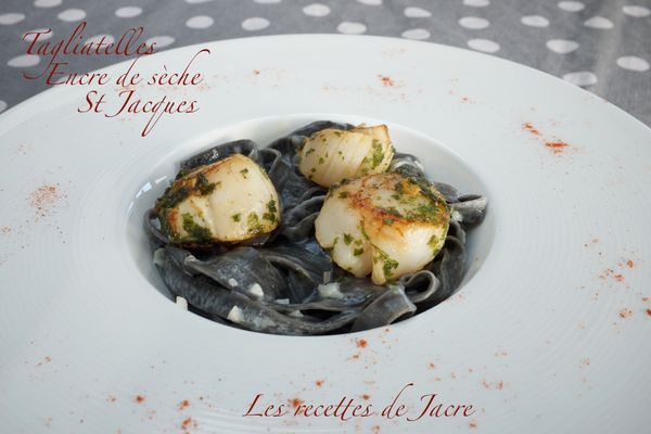 Tagliatelles aux St Jacques et encre de sèche
