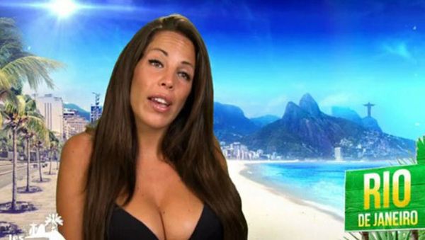 Kim des Marseillais pense qu'il y a deux Lunes