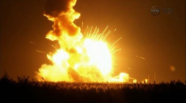 La fusée américaine Antares explose au décollage