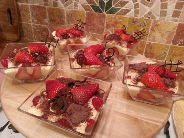 tiramisu aux fraises parfumé au sirop de basilic