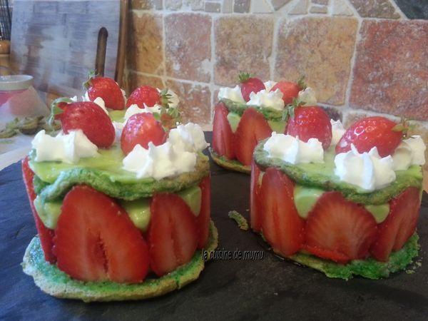 le fraisier Alexia sur dacquoise amande,pistache.....