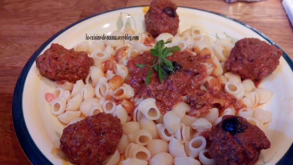 les boulettes de boeuf au parmesan avec sa sauce aux senteurs de Provence