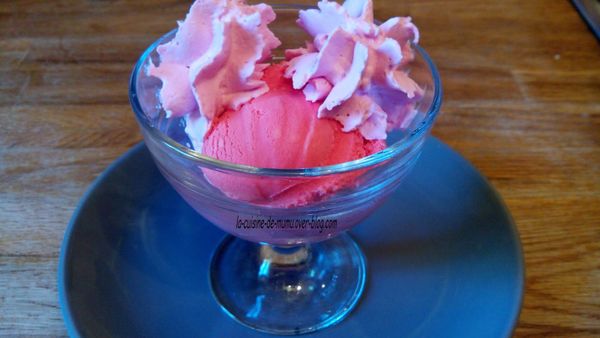 la glace à la cerise