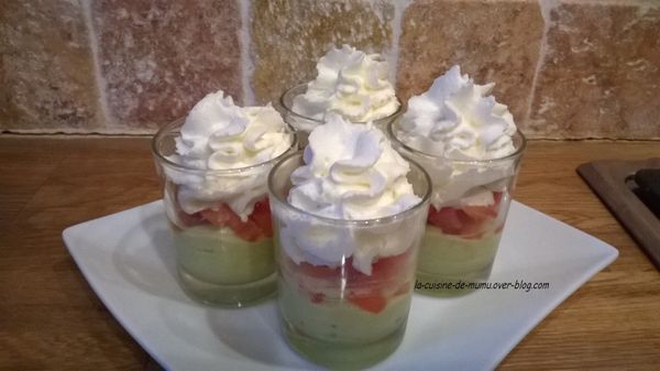 La verrine d'avocat au chèvre doux et sa chantilly au paprika