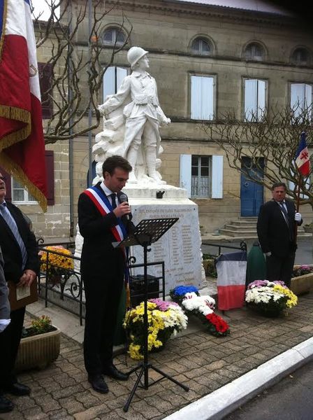 Hommage au Général De Gaulle au centre d'un village Lot-et-Garonnais