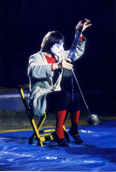 Deux instruments de musique destinés essentiellement aux clowns