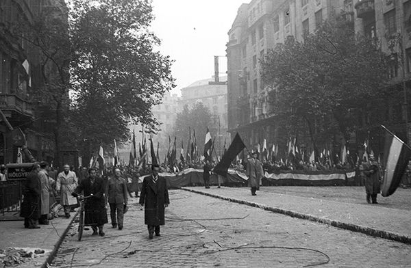 Rendez-vous à ne pas rater à l'Institut hongrois de Paris : « Nous étions les étudiants de '56 à Paris »